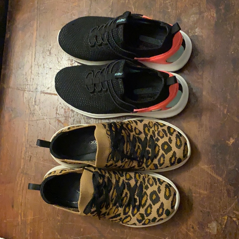 2 pair Skechers ladies size 7 sneakers